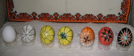 twelve-steps-in-decorating-ukrainian-easter-eggs-2