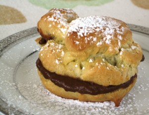 Cream Puffs With Chocolate Filling – Recipe