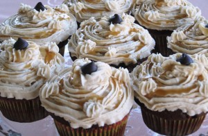 Chocolate Fudge Cupcakes with Salted Caramel Frosting – Recipe