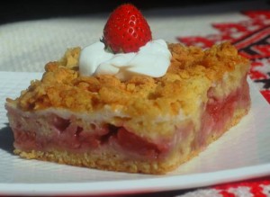 Strawberry Meringue Sheet Cake – Delicious Eastern European Recipe