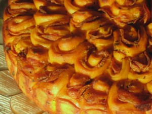 pull-apart pizza bread -close up view